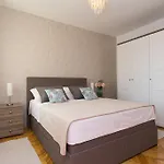 Lucija Biograd Na Moru