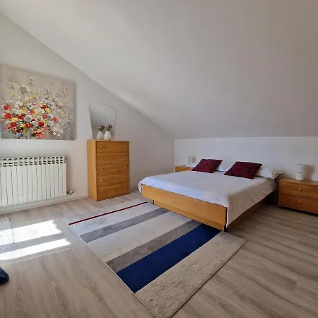 Lucija Biograd Na Moru